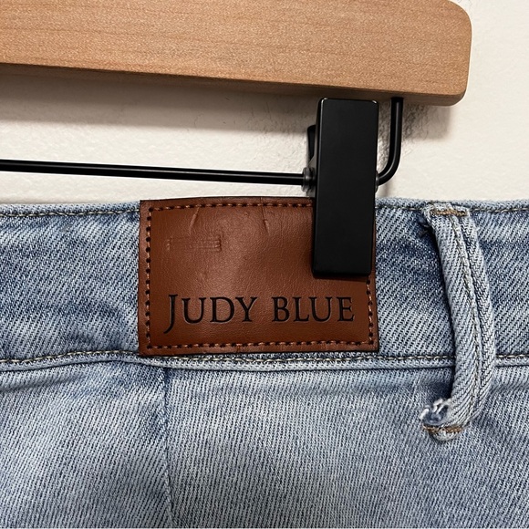 Judy Blue Light Blue High Rise Jeans - Picture 8 of 13